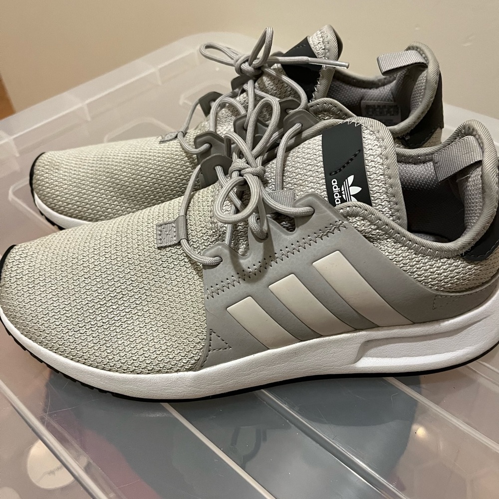 Adidas Running shoe - Picture 3 of 6